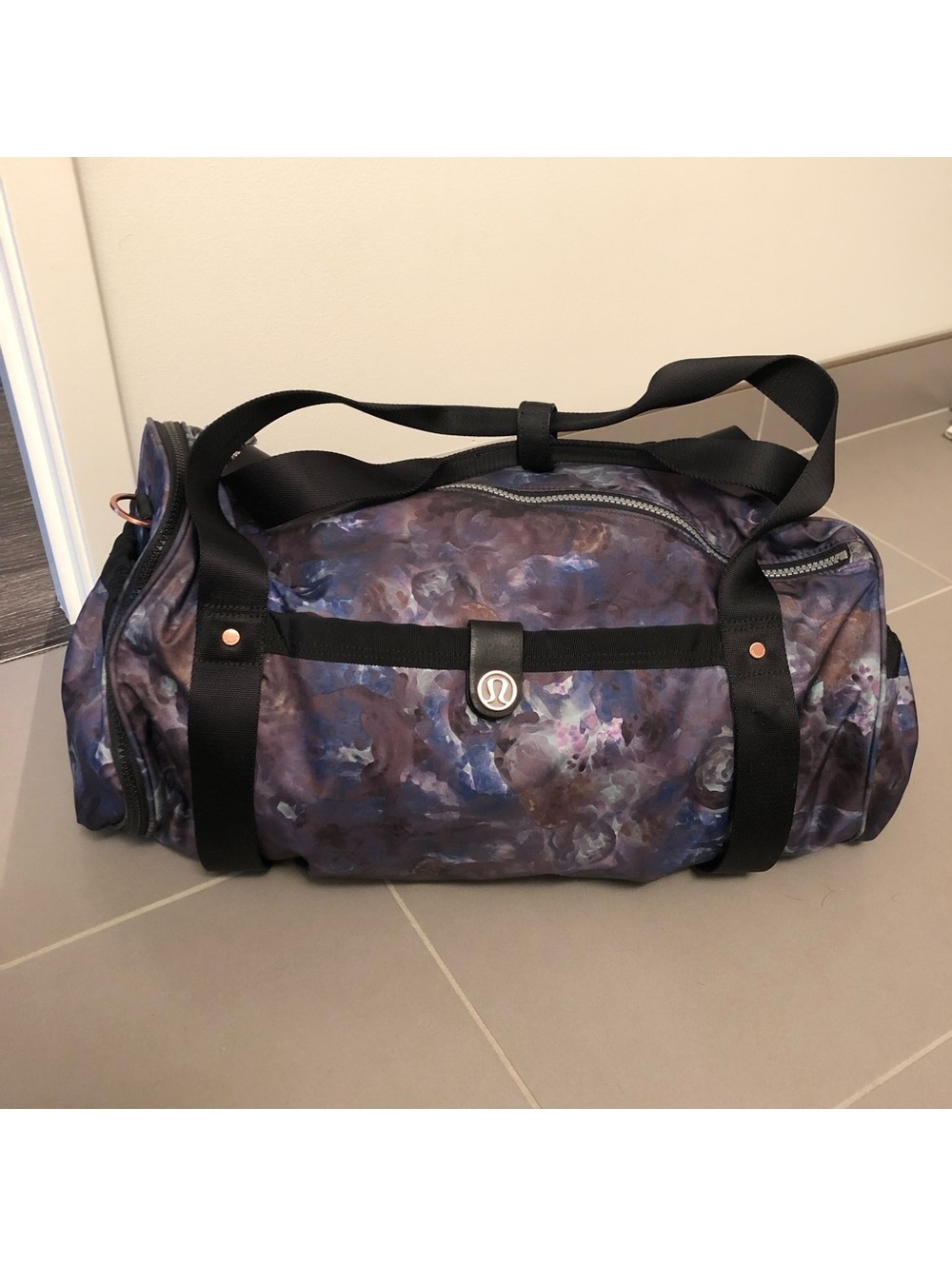 *RARE* Lululemon duffle bag - moody mirage - Picture 1 of 6